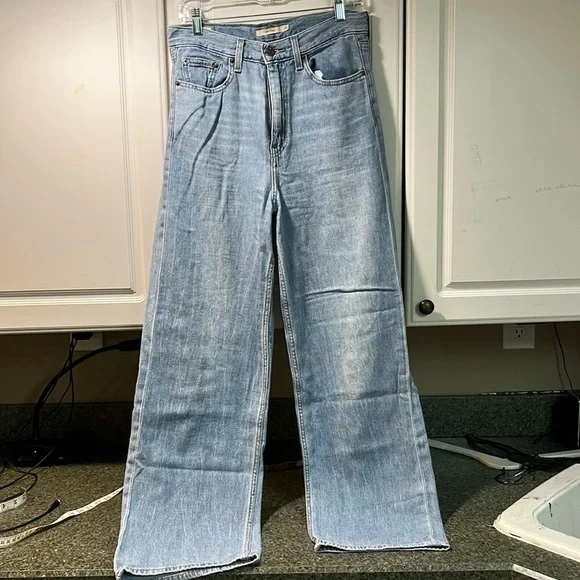 Levi’s High Loose Women's Jeans - Picture 1 of 4